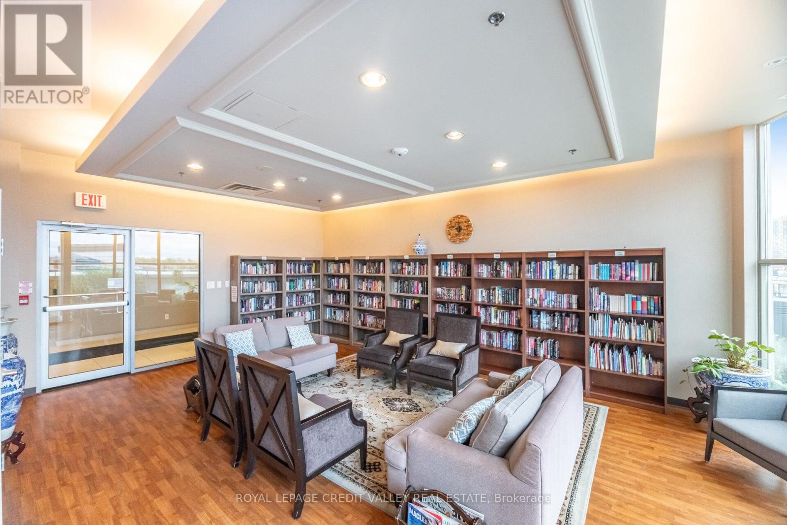 2407 - 9 George Street N, Brampton, Ontario  L6X 0T7 - Photo 35 - W12499790