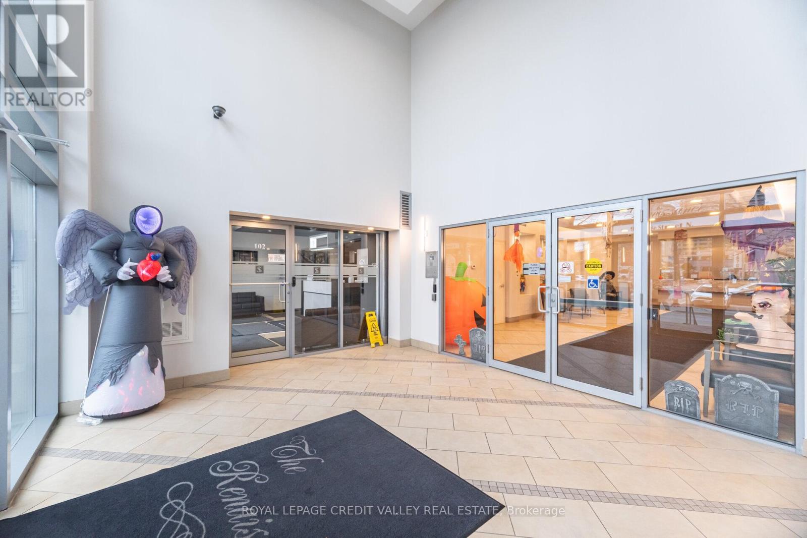 2407 - 9 George Street N, Brampton, Ontario  L6X 0T7 - Photo 44 - W12499790