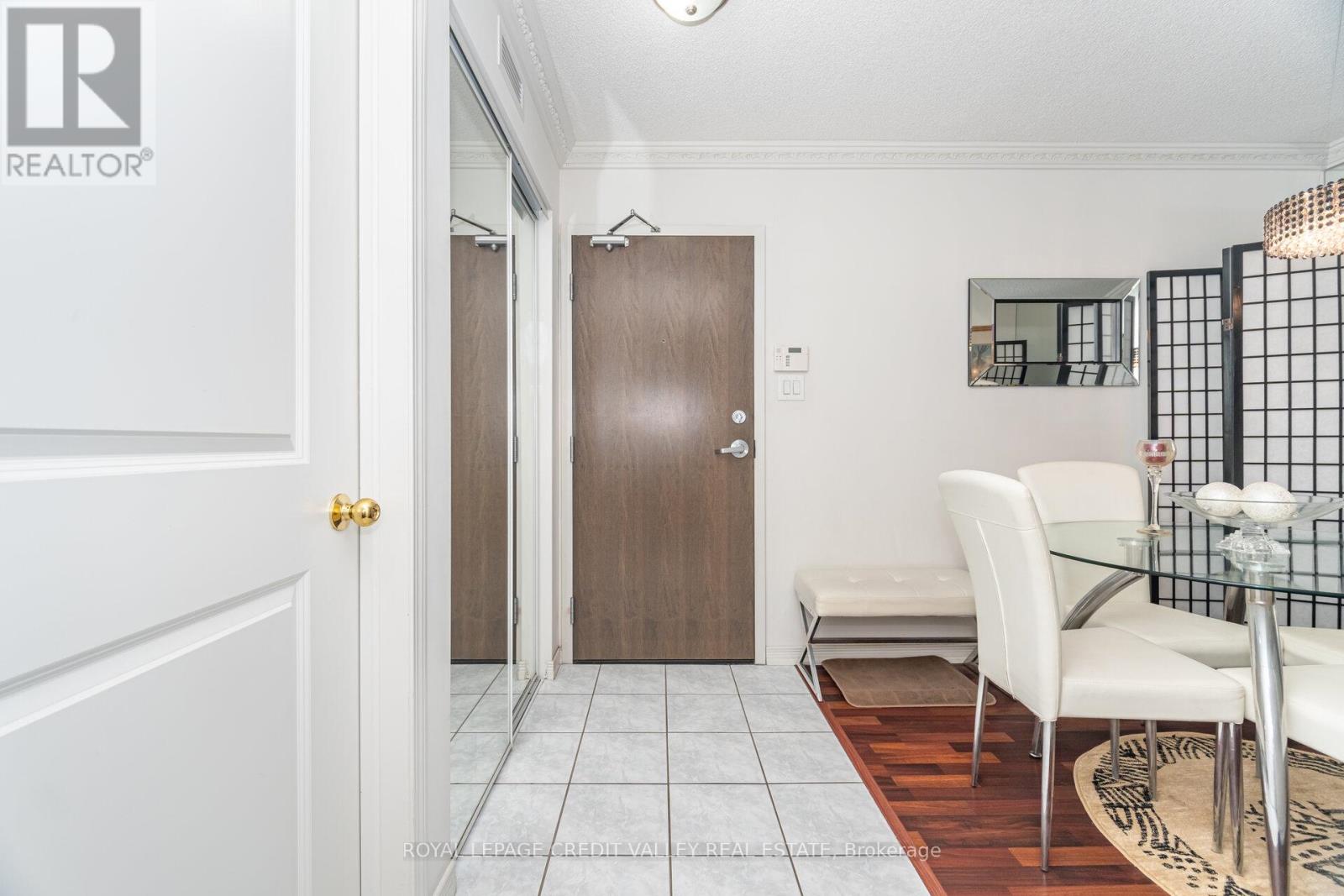 2407 - 9 George Street N, Brampton, Ontario  L6X 0T7 - Photo 5 - W12499790