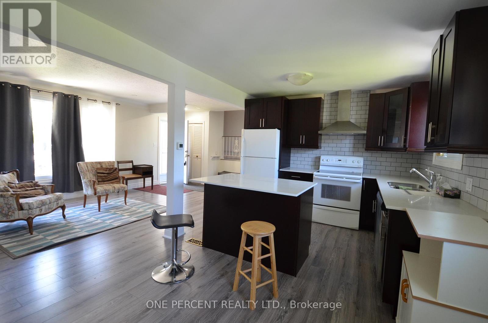 43 Loyalist Drive, Welland, Ontario  L3C 2X9 - Photo 4 - X12499762