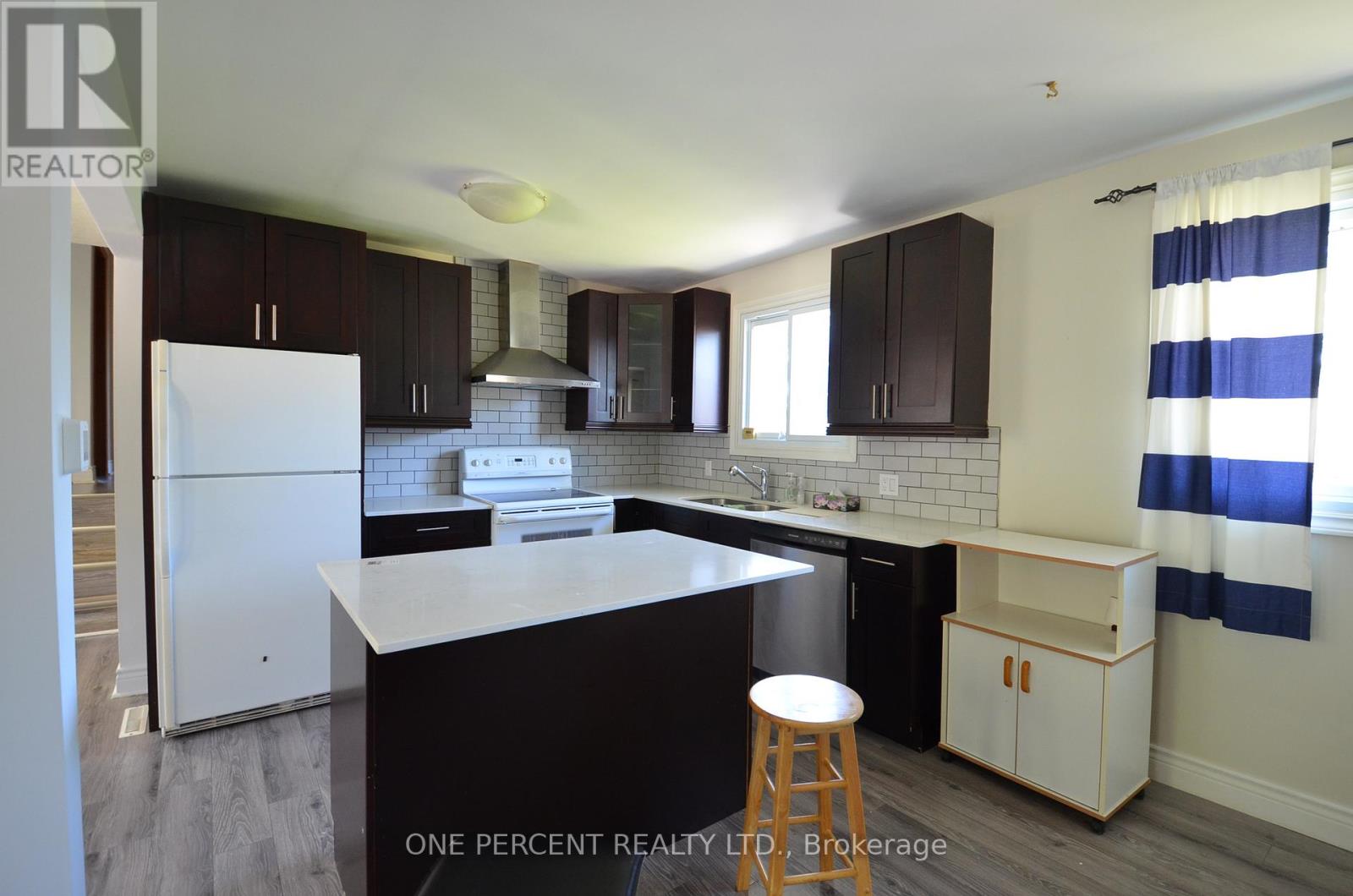 43 Loyalist Drive, Welland, Ontario  L3C 2X9 - Photo 5 - X12499762