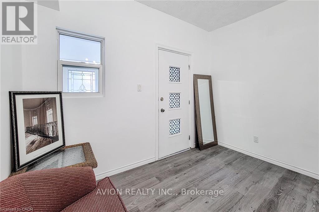 2 - 26 Barton Street W, Hamilton, Ontario  L8L 1A1 - Photo 13 - X12499774