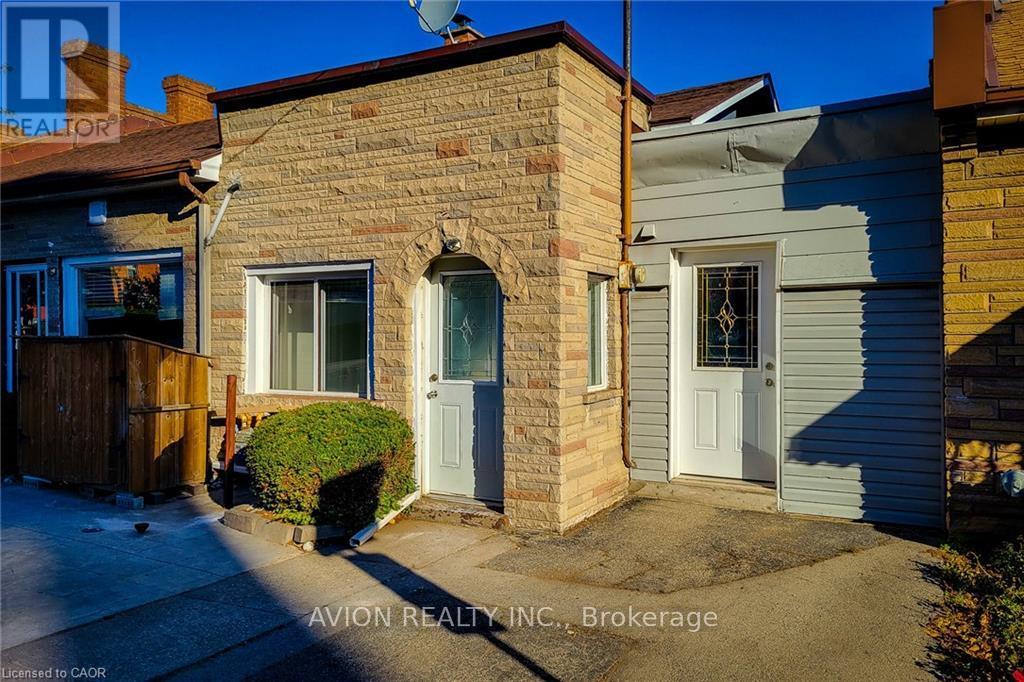 2 - 26 Barton Street W, Hamilton, Ontario  L8L 1A1 - Photo 2 - X12499774