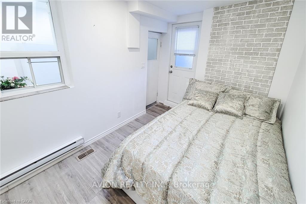 2 - 26 Barton Street W, Hamilton, Ontario  L8L 1A1 - Photo 28 - X12499774