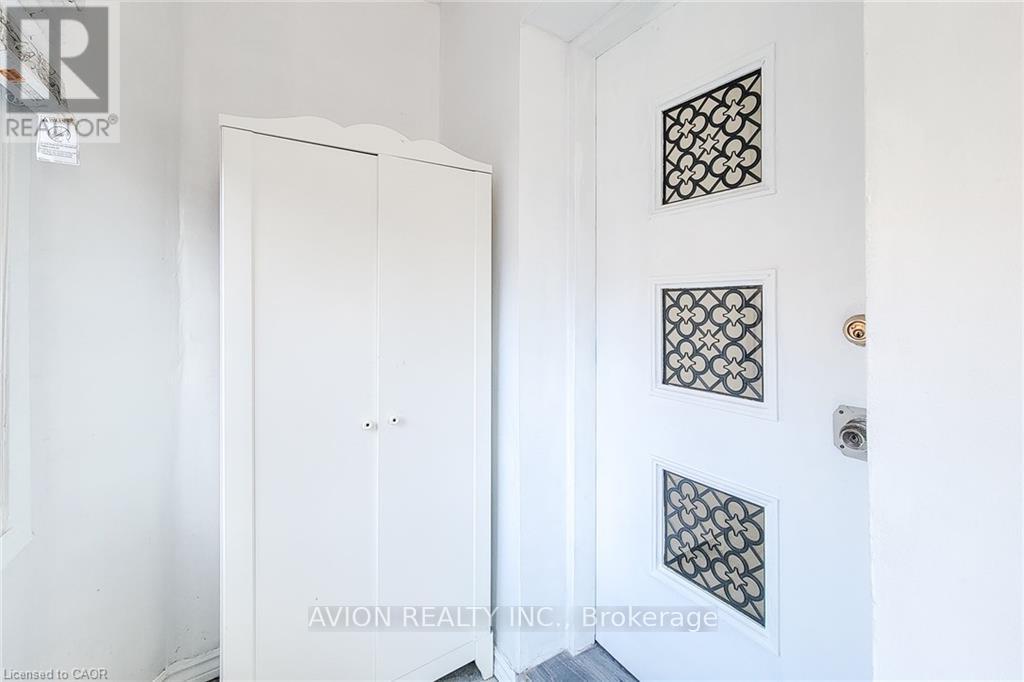 2 - 26 Barton Street W, Hamilton, Ontario  L8L 1A1 - Photo 7 - X12499774