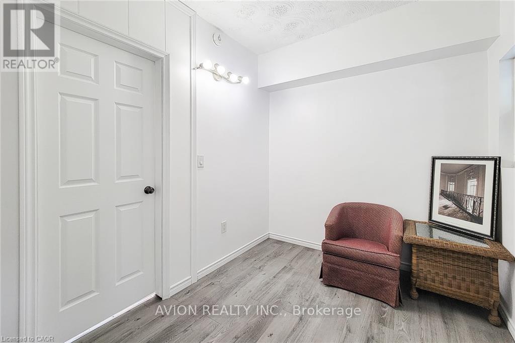 2 - 26 Barton Street W, Hamilton, Ontario  L8L 1A1 - Photo 9 - X12499774