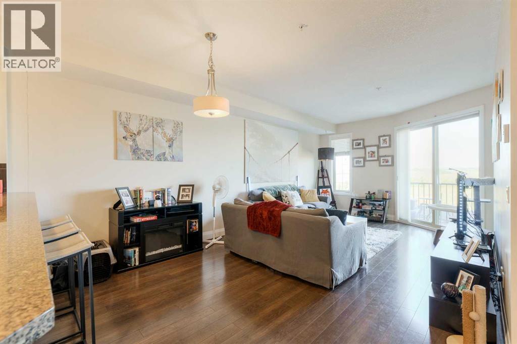 2105, 15 Sunset Square, Cochrane, Alberta  T4C 0E7 - Photo 4 - A2253678