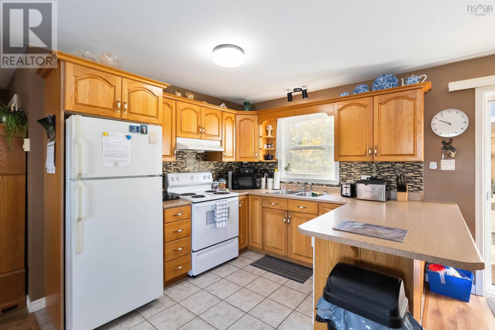 45 Grove Avenue, Beaver Bank, Nova Scotia  B4G 1B7 - Photo 10 - 202525922