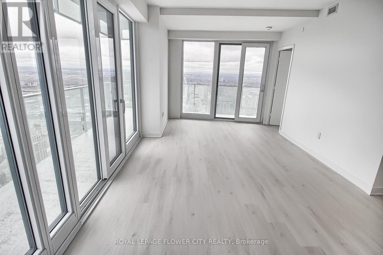 5704 - 3900 Confederation Parkway, Mississauga, Ontario  L5B 0M3 - Photo 20 - W12499808