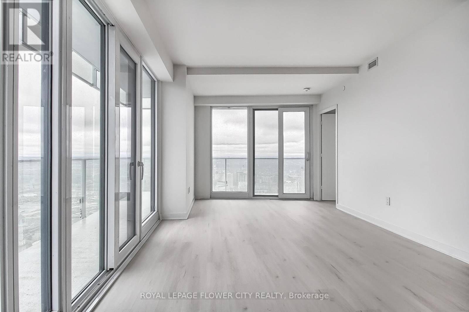 5704 - 3900 Confederation Parkway, Mississauga, Ontario  L5B 0M3 - Photo 21 - W12499808