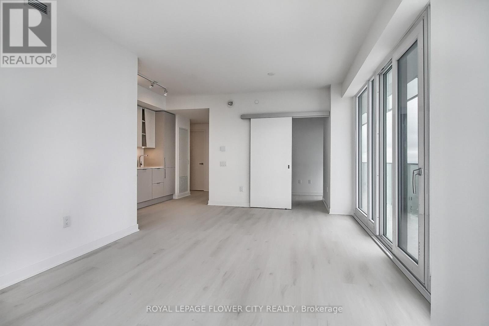 5704 - 3900 Confederation Parkway, Mississauga, Ontario  L5B 0M3 - Photo 24 - W12499808