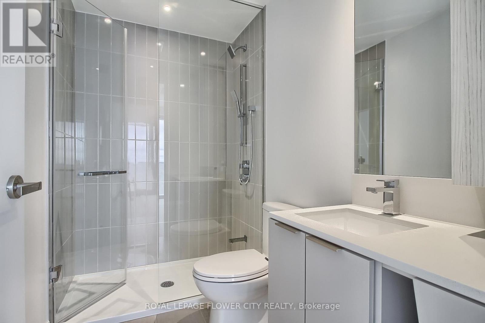 5704 - 3900 Confederation Parkway, Mississauga, Ontario  L5B 0M3 - Photo 27 - W12499808