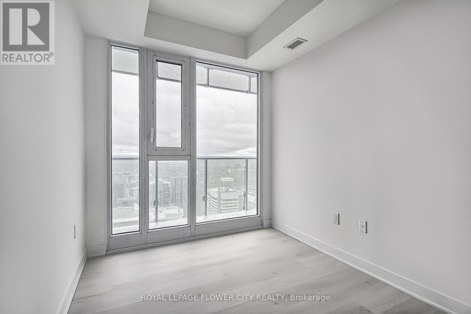 5704 - 3900 Confederation Parkway, Mississauga, Ontario  L5B 0M3 - Photo 30 - W12499808