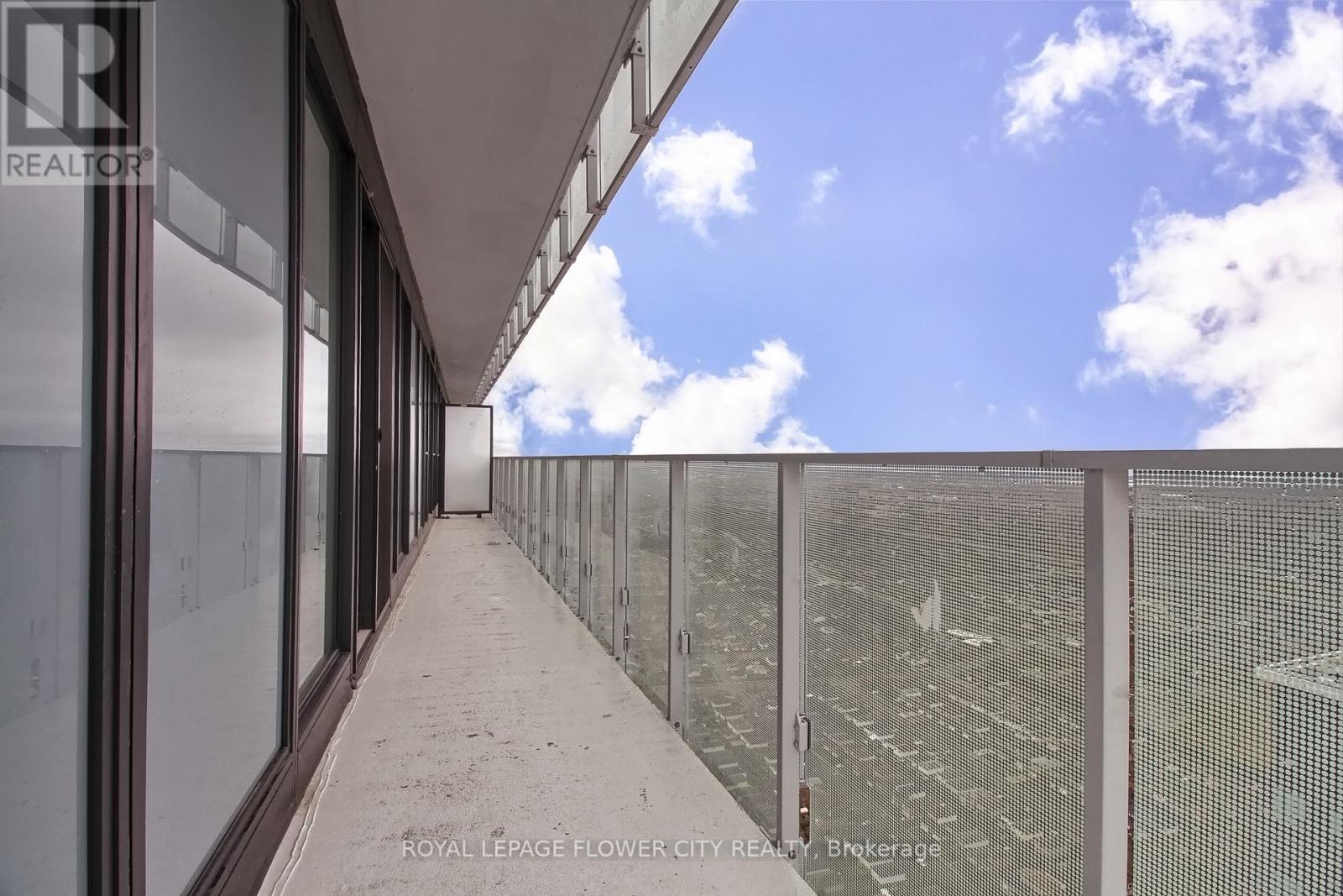 5704 - 3900 Confederation Parkway, Mississauga, Ontario  L5B 0M3 - Photo 38 - W12499808