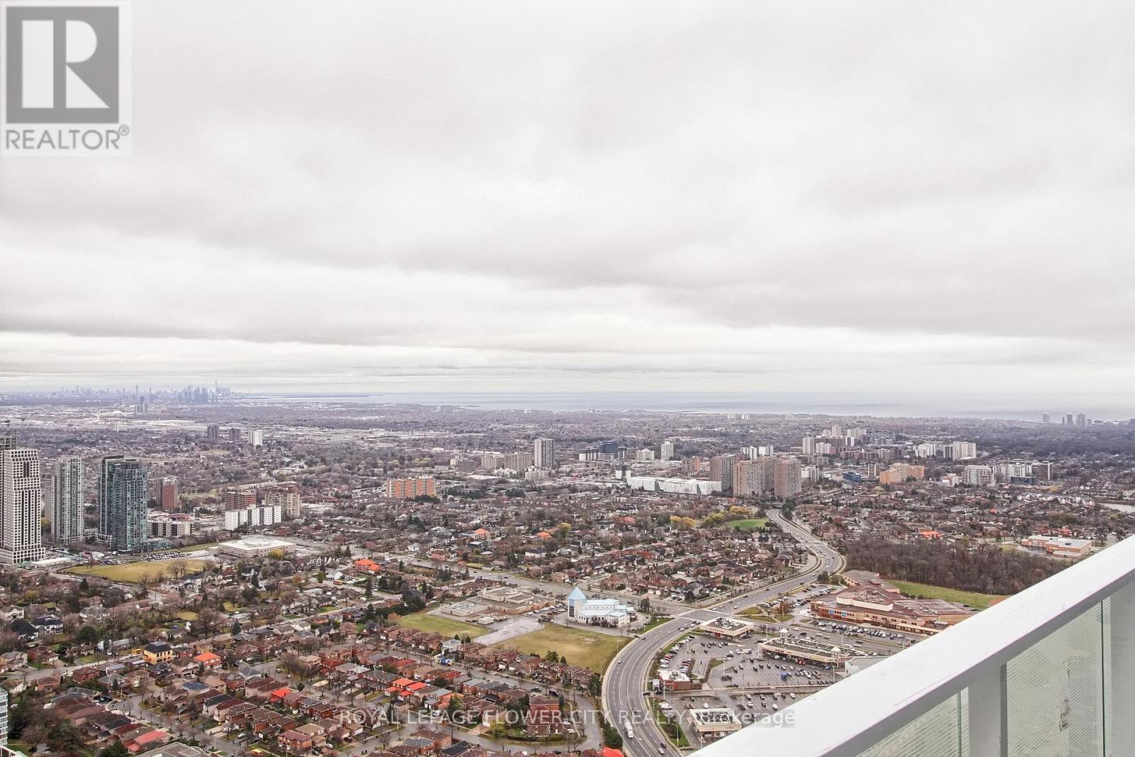 5704 - 3900 Confederation Parkway, Mississauga, Ontario  L5B 0M3 - Photo 42 - W12499808