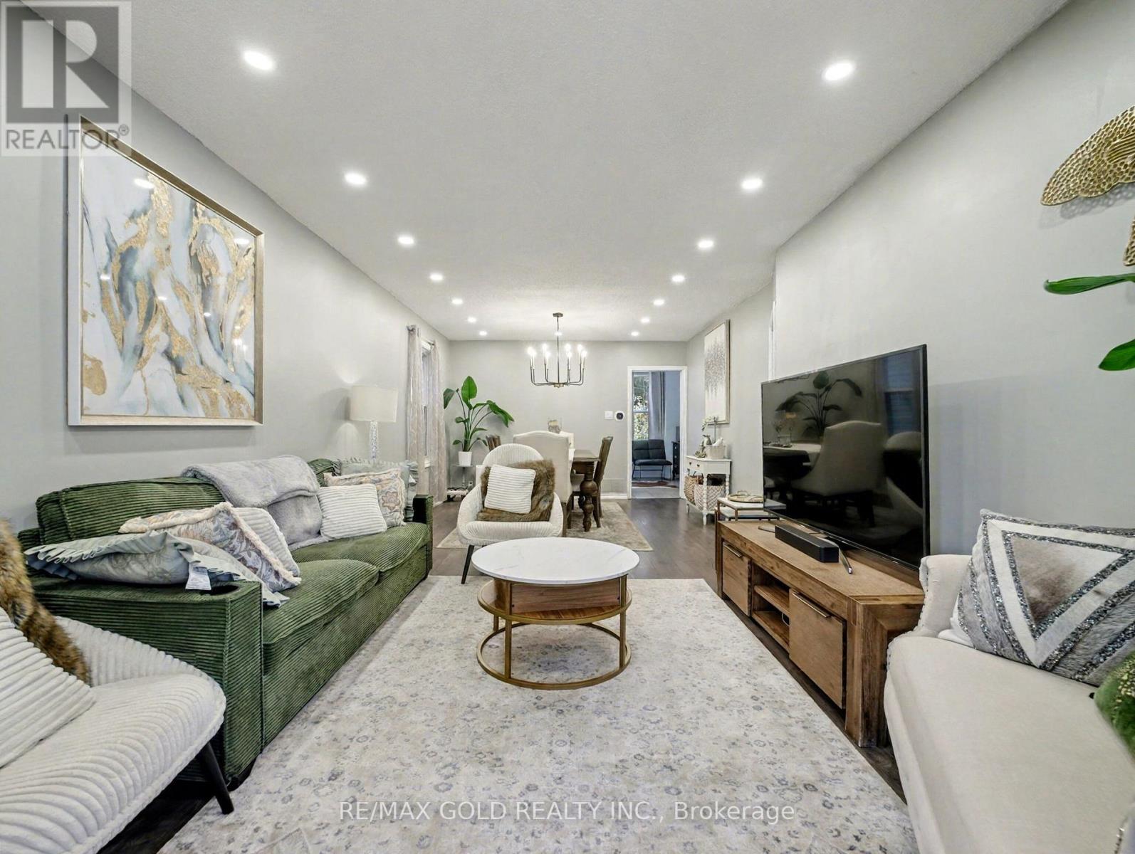 75 Chestnut Avenue, Hamilton, Ontario  L8L 6K8 - Photo 3 - X12490036