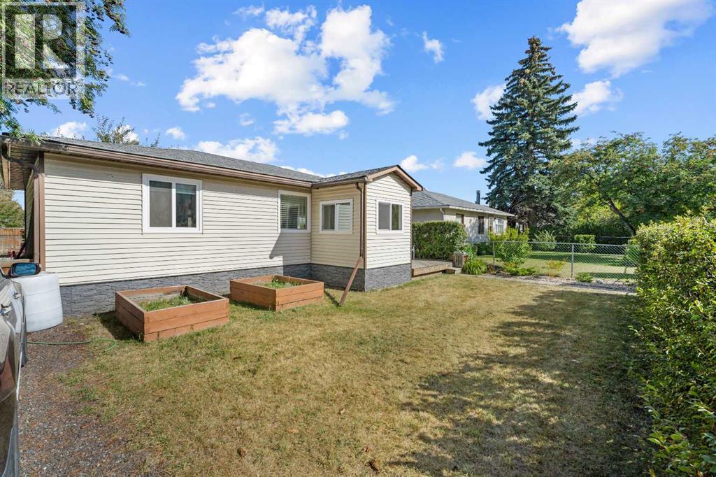 8736 34 Avenue Nw, Calgary, Alberta  T3B 1R7 - Photo 24 - A2259936