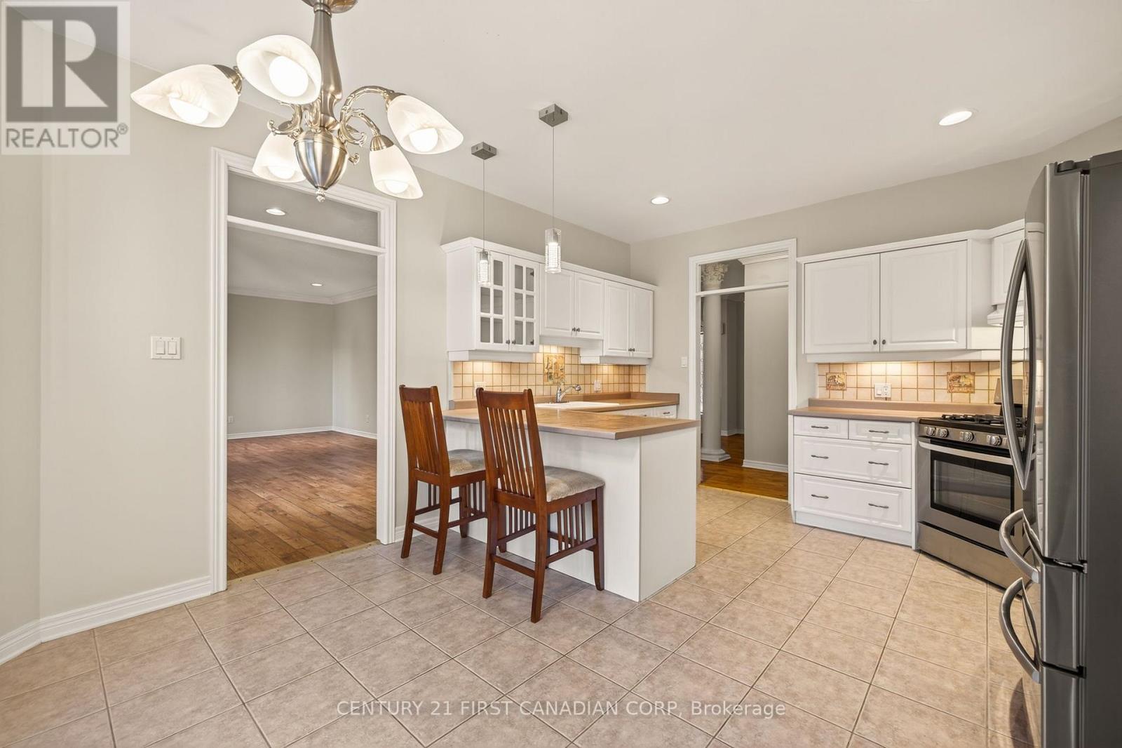 2616 Emerson Street, Strathroy-Caradoc, Ontario  N0L 1W0 - Photo 11 - X12499888