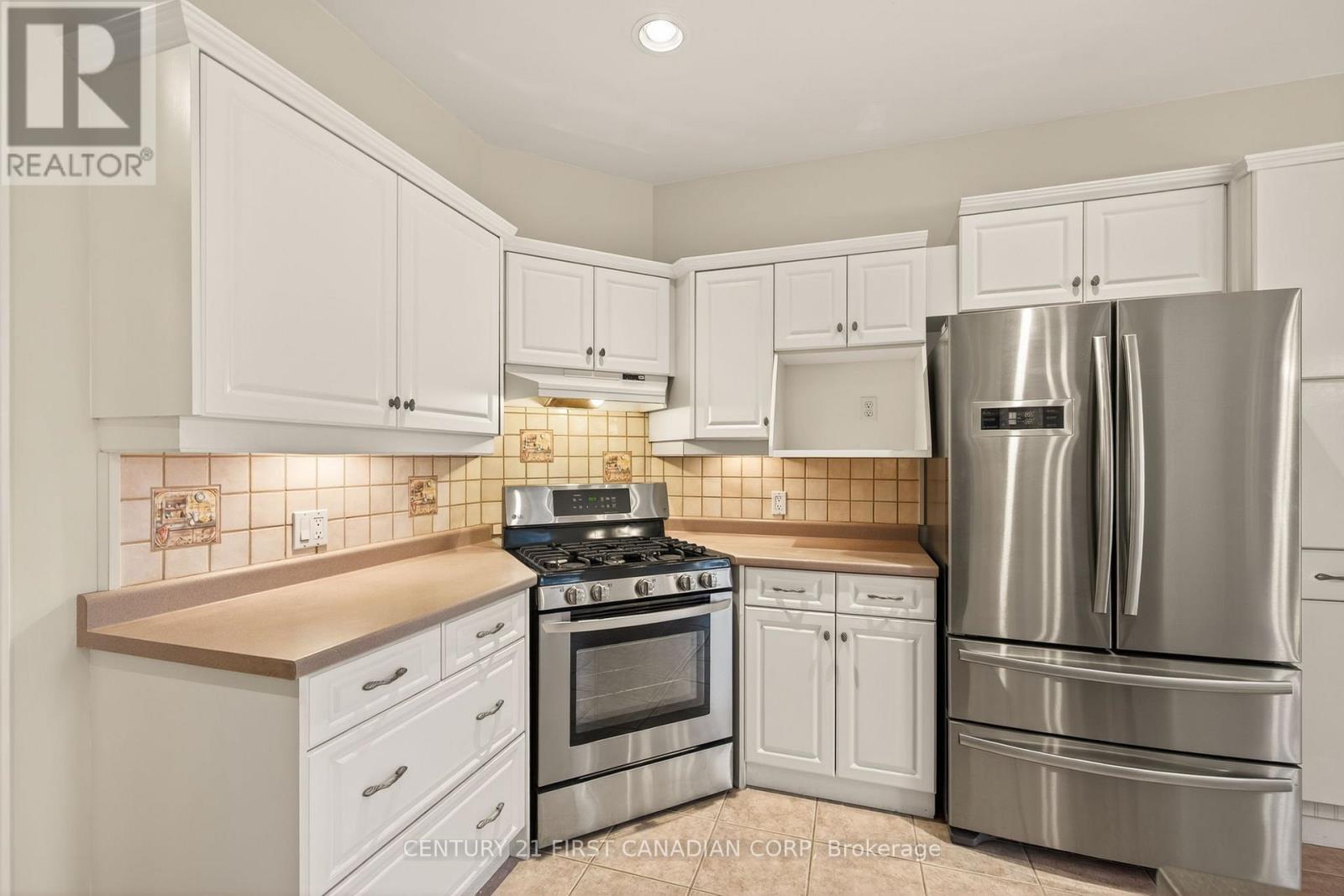 2616 Emerson Street, Strathroy-Caradoc, Ontario  N0L 1W0 - Photo 15 - X12499888