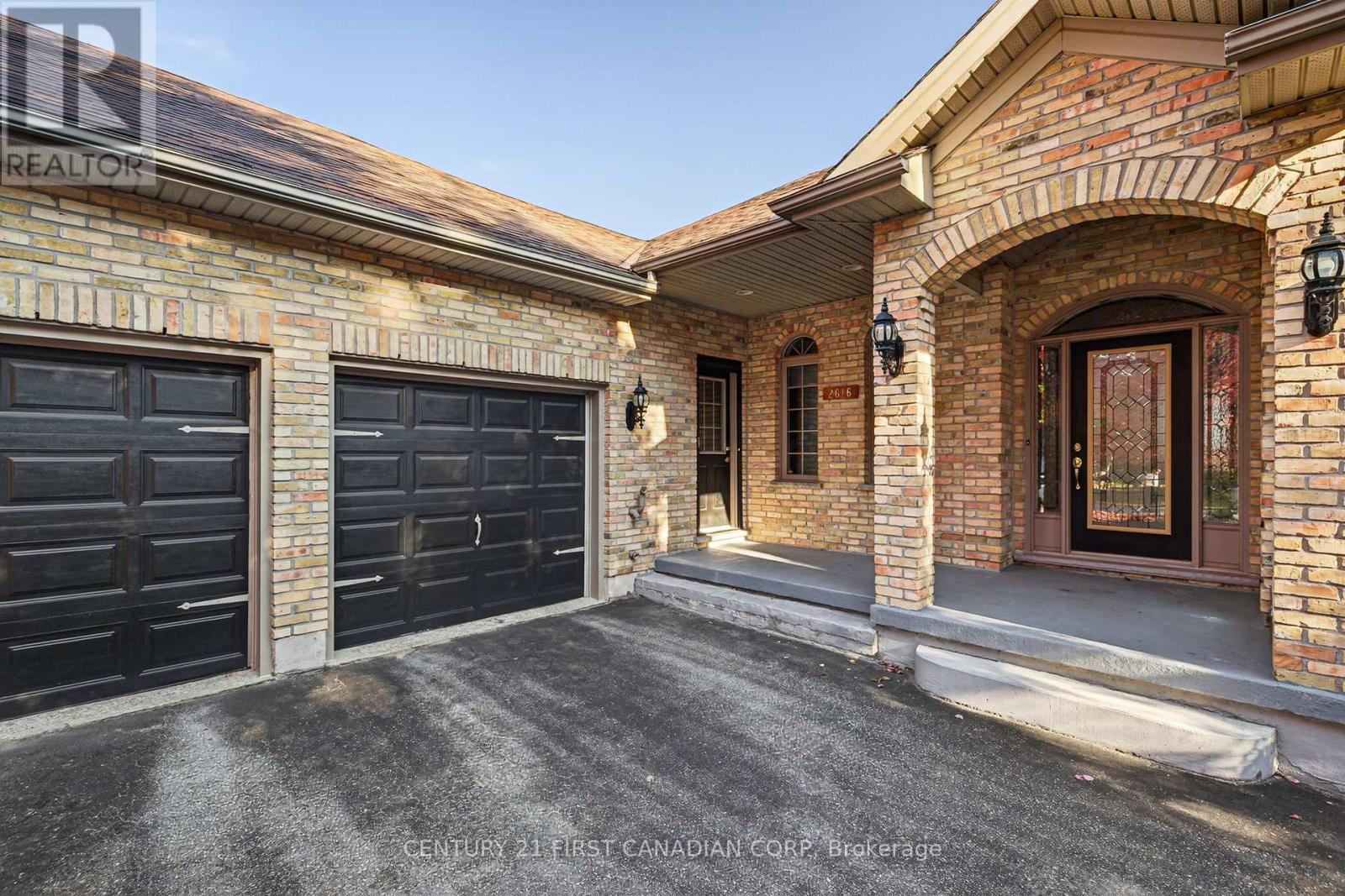 2616 Emerson Street, Strathroy-Caradoc, Ontario  N0L 1W0 - Photo 2 - X12499888