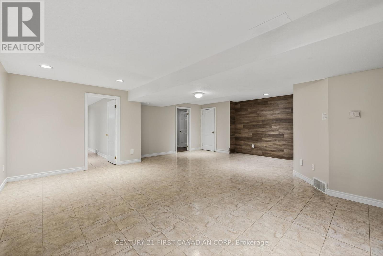 2616 Emerson Street, Strathroy-Caradoc, Ontario  N0L 1W0 - Photo 36 - X12499888