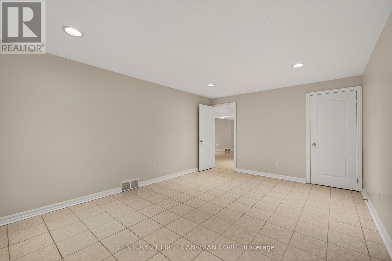 2616 Emerson Street, Strathroy-Caradoc, Ontario  N0L 1W0 - Photo 41 - X12499888