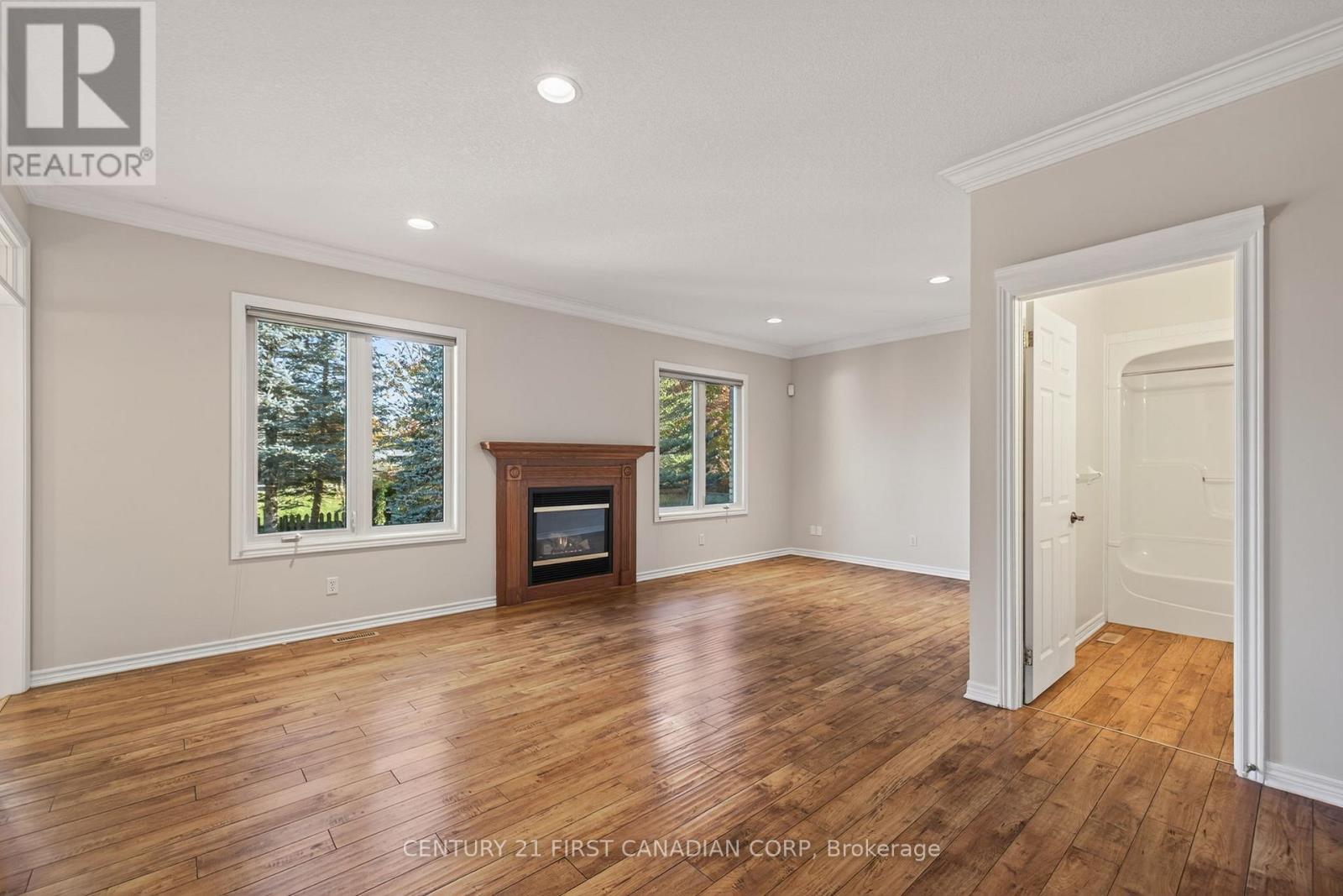 2616 Emerson Street, Strathroy-Caradoc, Ontario  N0L 1W0 - Photo 6 - X12499888