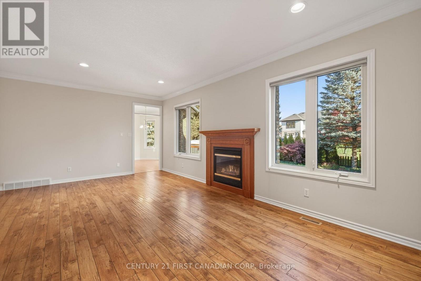 2616 Emerson Street, Strathroy-Caradoc, Ontario  N0L 1W0 - Photo 8 - X12499888