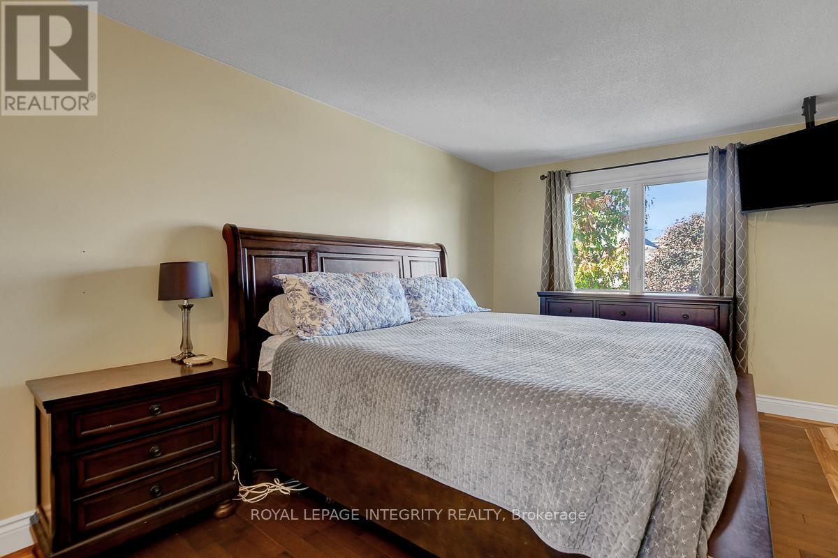 1142 Elmlea Drive, Ottawa, Ontario  K1J 6V9 - Photo 14 - X12499840