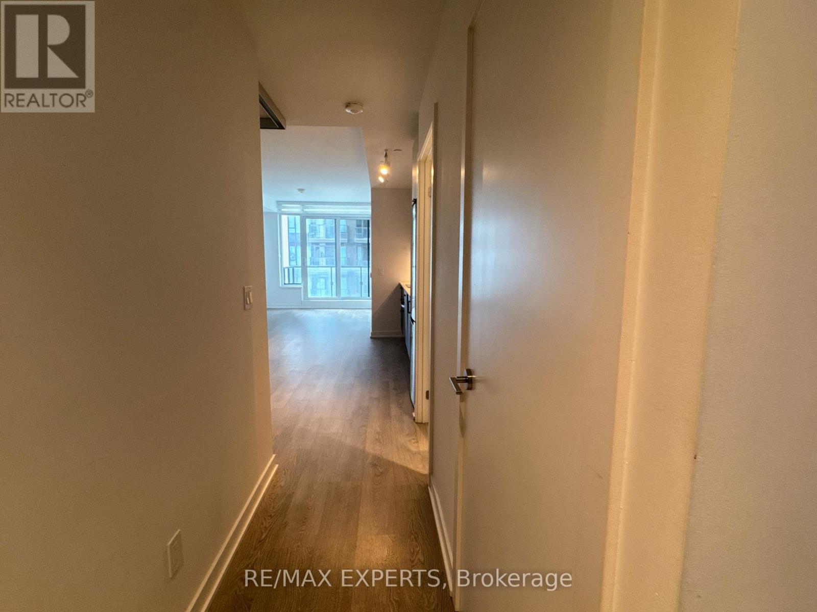 2211 - 1926 Lake Shore Boulevard W, Toronto, Ontario  M6S 1A1 - Photo 3 - W12488198