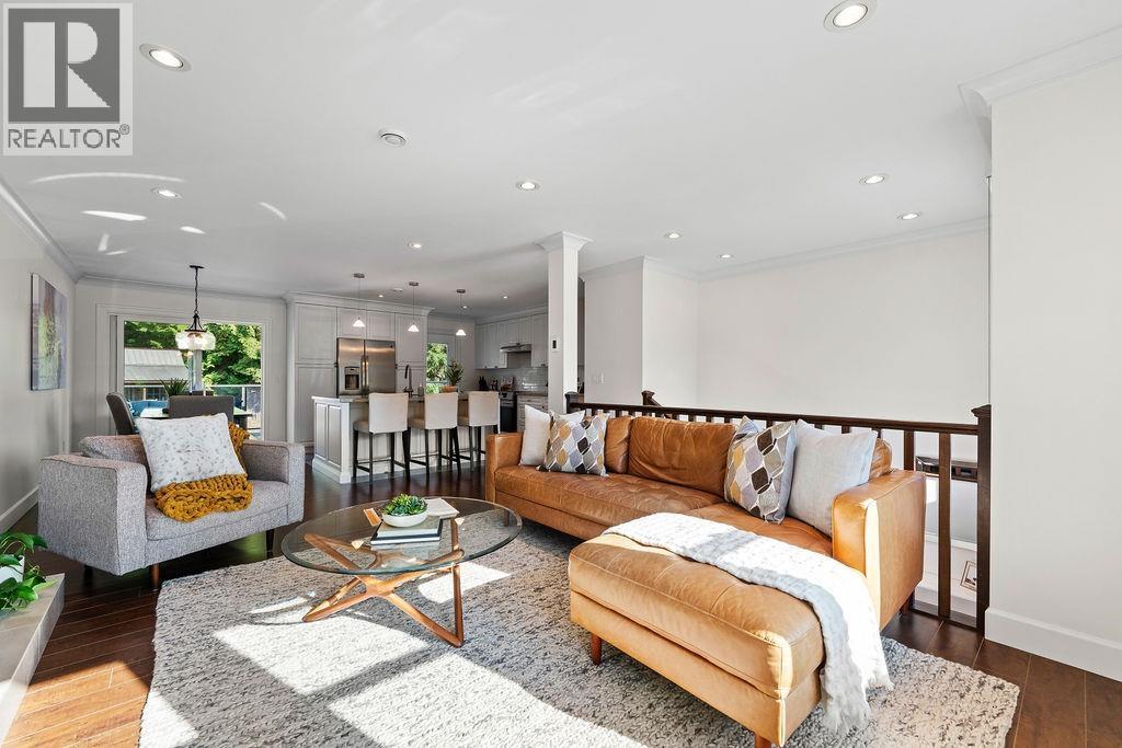 814 Plymouth Drive, North Vancouver, British Columbia  V7H 2H7 - Photo 8 - R3058009