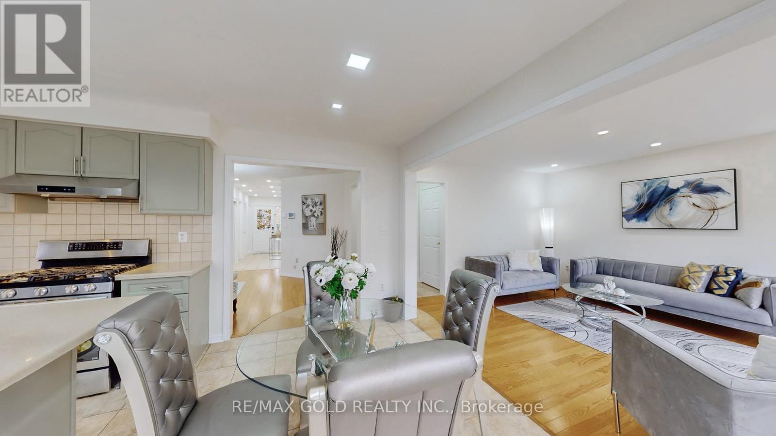 7 Chudleigh Avenue, Brampton (Credit Valley), Ontario  L6X 0N1 - Photo 10 - W12499090