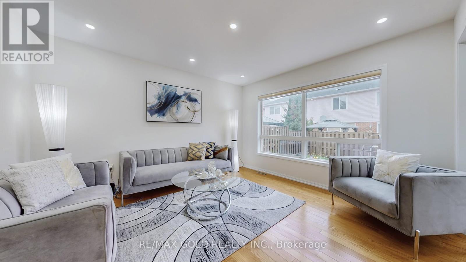 7 Chudleigh Avenue, Brampton (Credit Valley), Ontario  L6X 0N1 - Photo 7 - W12499090