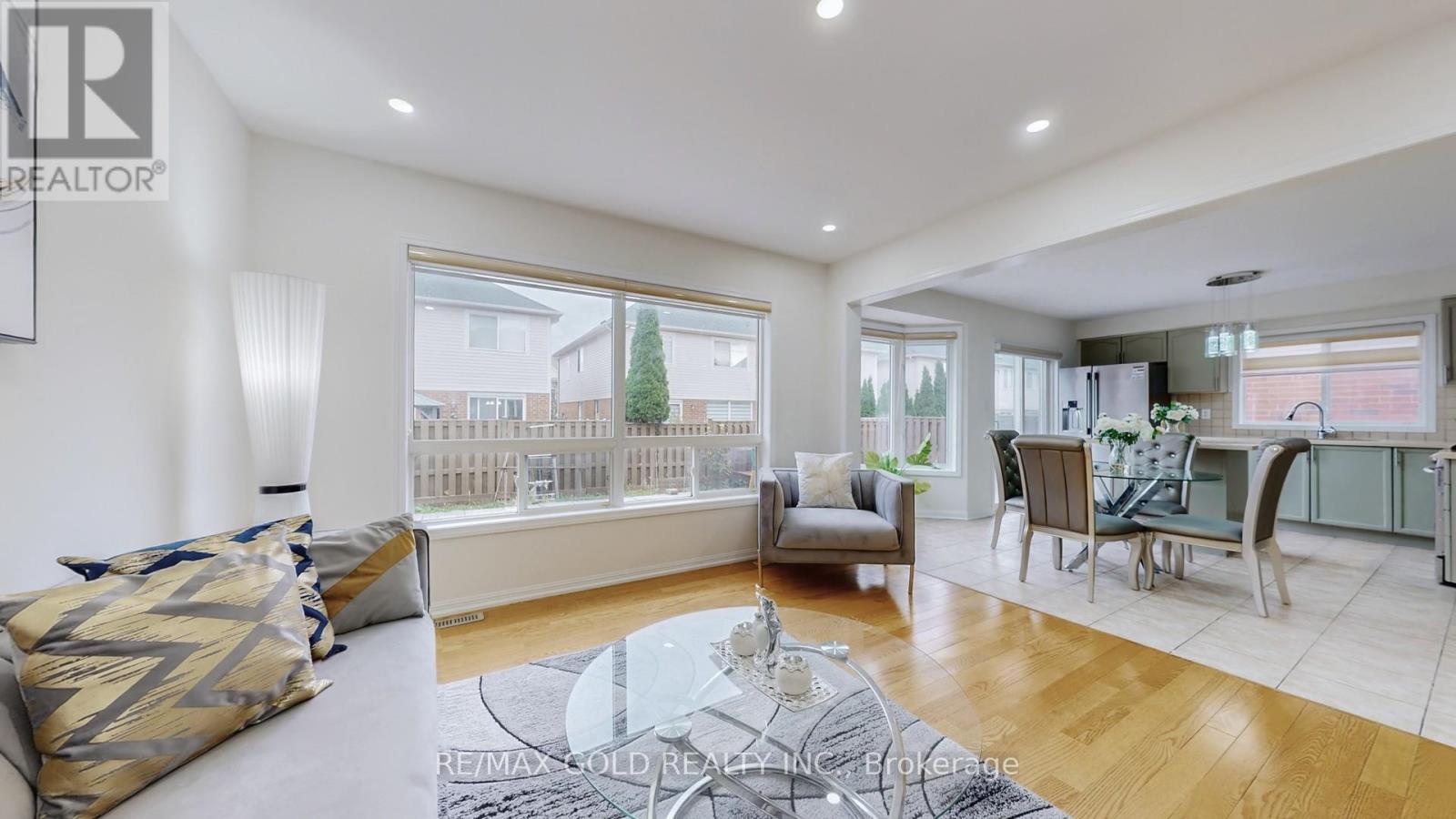 7 Chudleigh Avenue, Brampton (Credit Valley), Ontario  L6X 0N1 - Photo 9 - W12499090