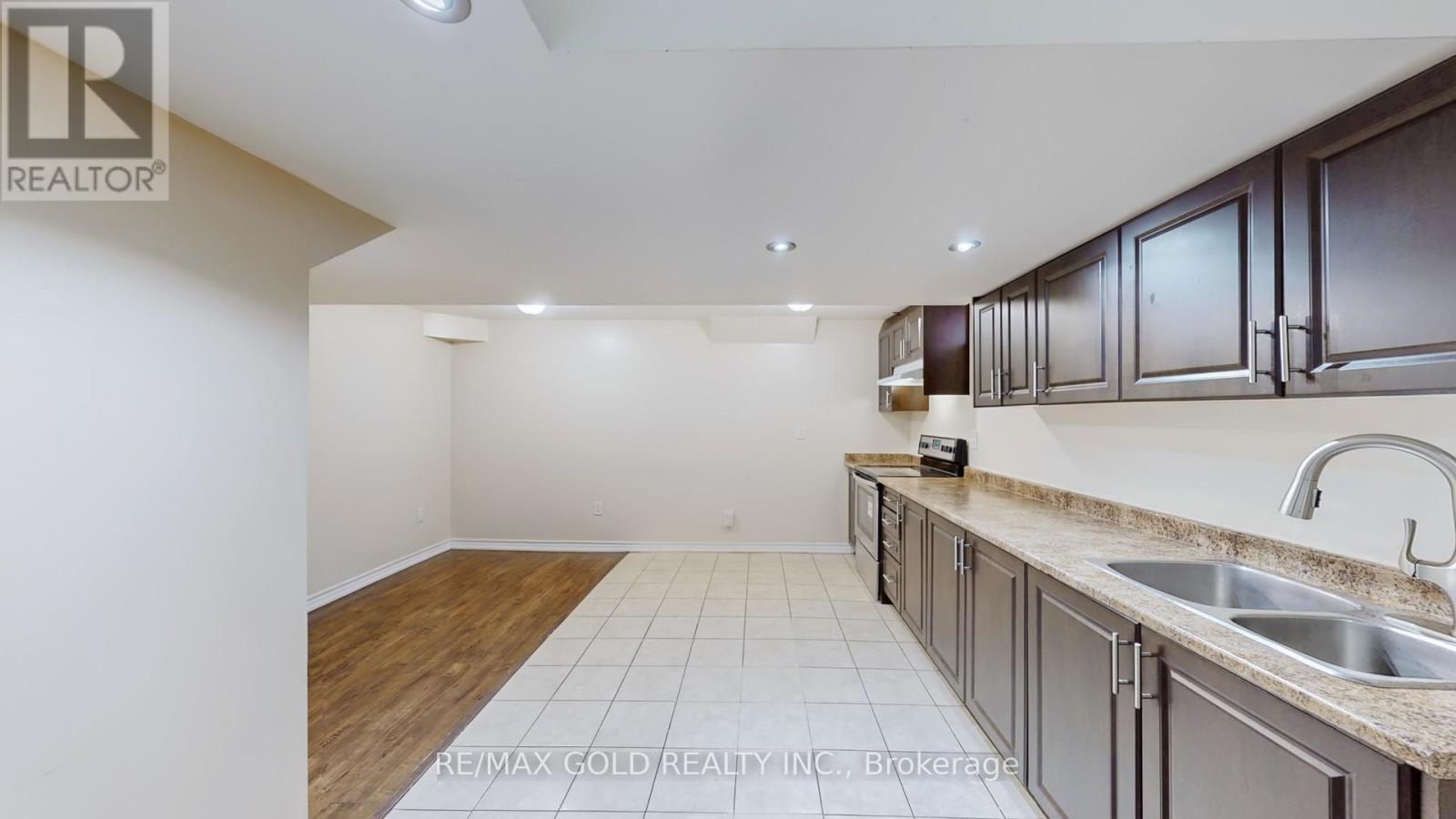 7 Chudleigh Avenue, Brampton (Credit Valley), Ontario  L6X 0N1 - Photo 40 - W12499090