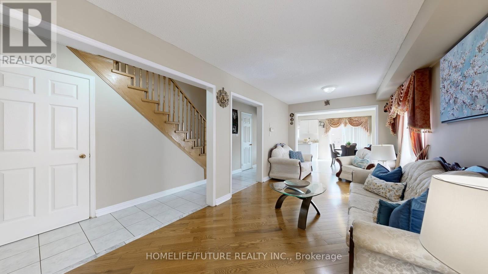 19 Charles Brown Road, Markham, Ontario  L3S 4T3 - Photo 6 - N12499874