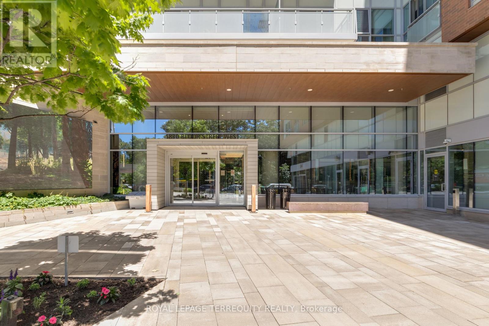 421 - 1830 BLOOR STREET W, Toronto, Ontario