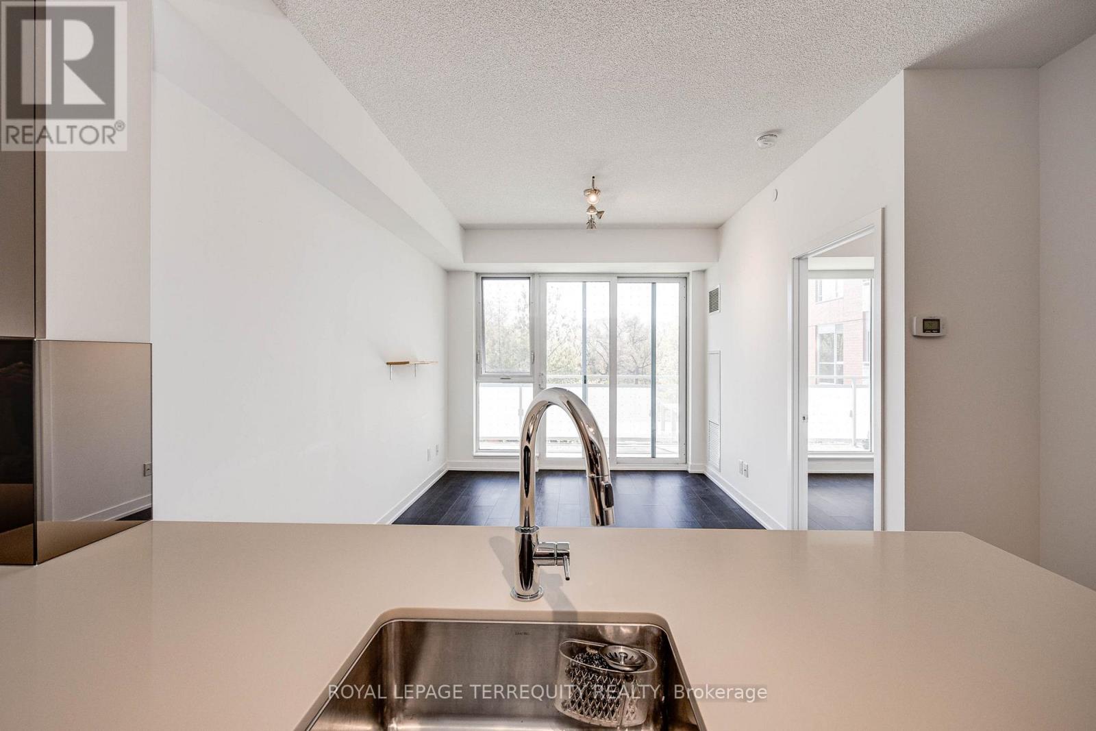 421 - 1830 Bloor Street W, Toronto, Ontario  M6P 0A2 - Photo 5 - W12499846