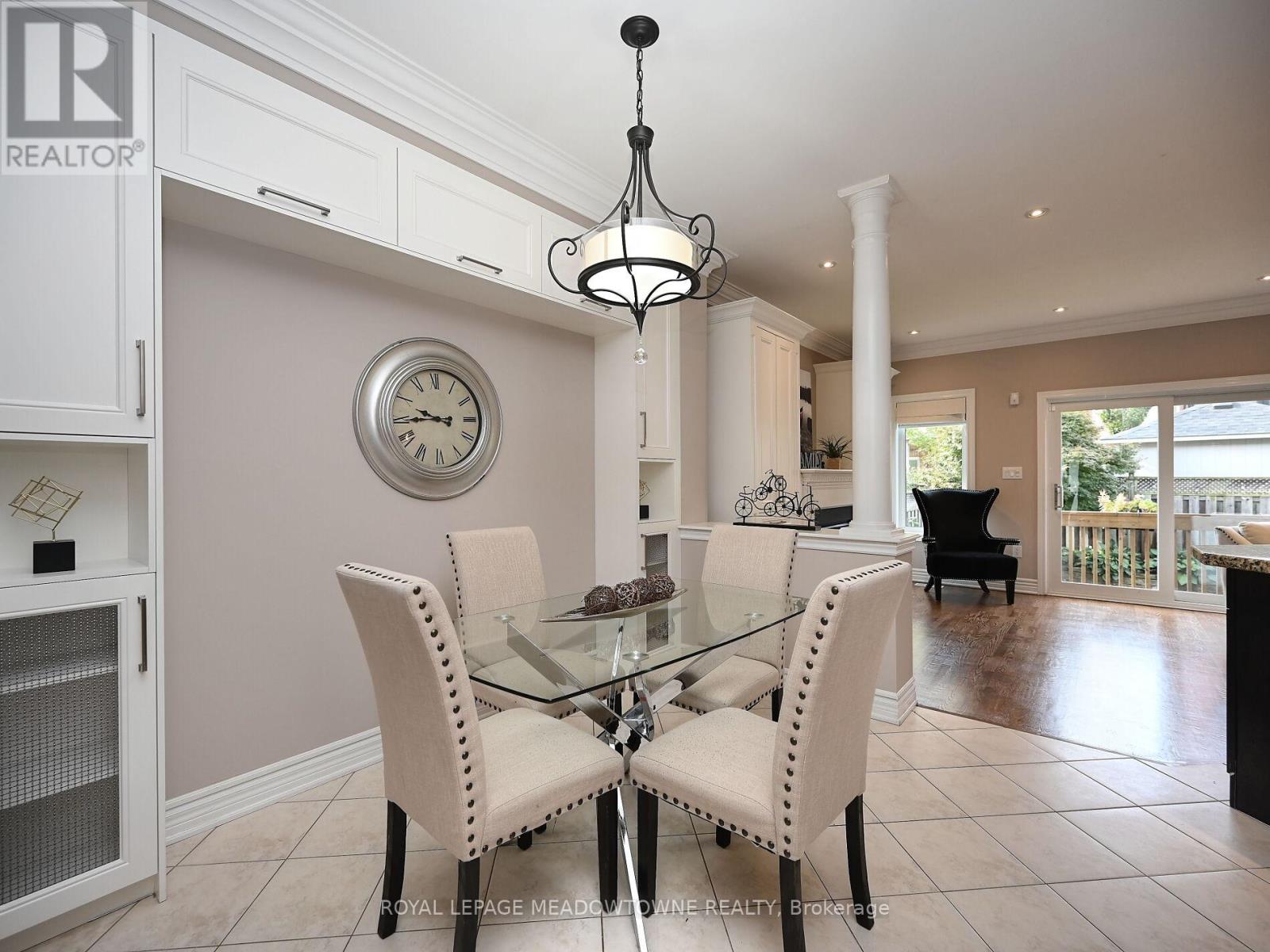 2378 Wasaga Drive, Oakville, Ontario  L6H 0B7 - Photo 15 - W12497386