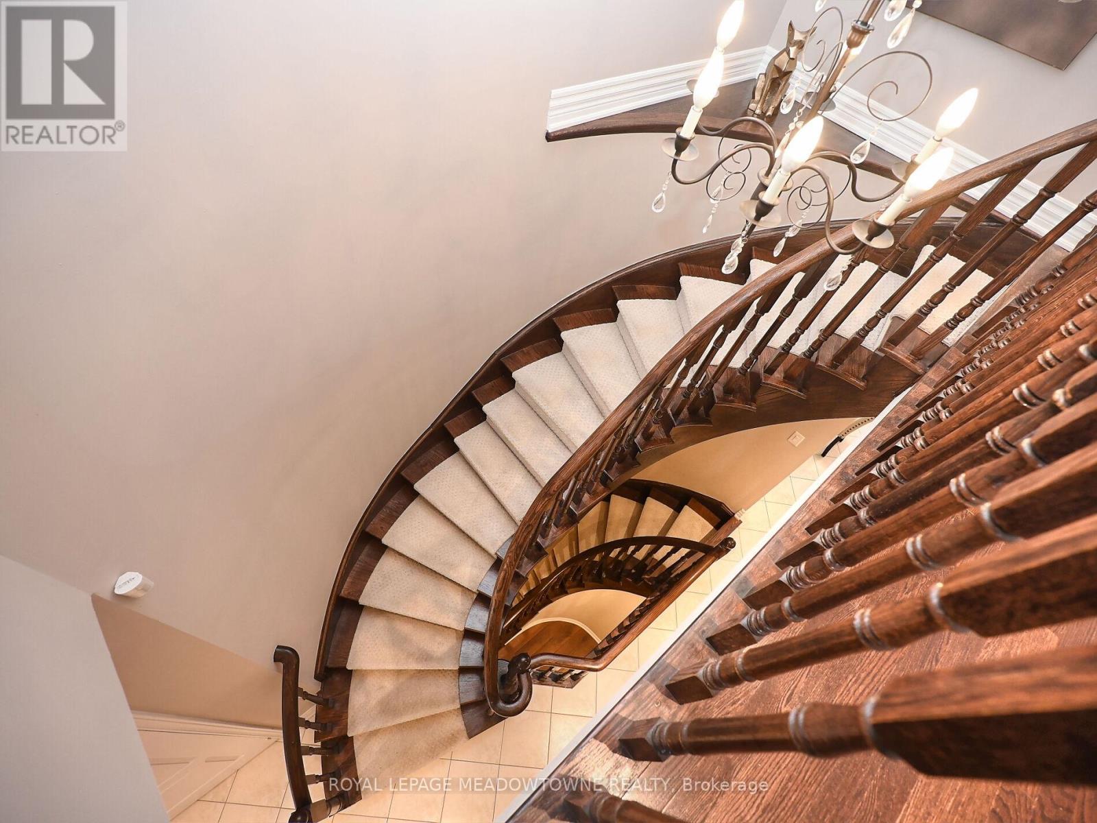 2378 Wasaga Drive, Oakville, Ontario  L6H 0B7 - Photo 26 - W12497386