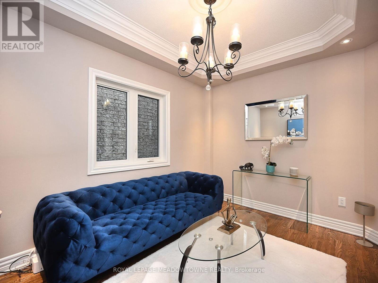 2378 Wasaga Drive, Oakville, Ontario  L6H 0B7 - Photo 9 - W12497386