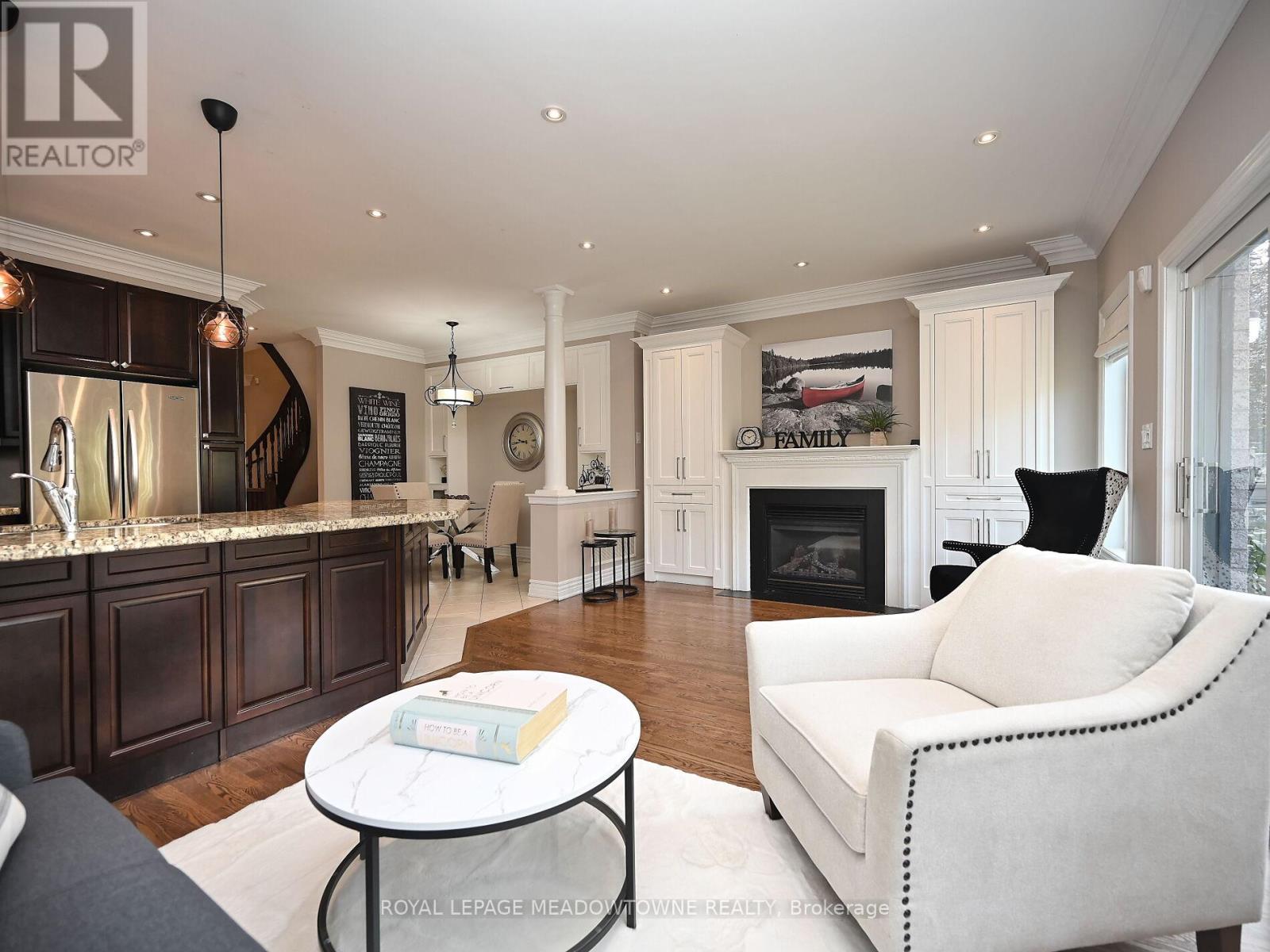 2378 Wasaga Drive, Oakville, Ontario  L6H 0B7 - Photo 20 - W12497386