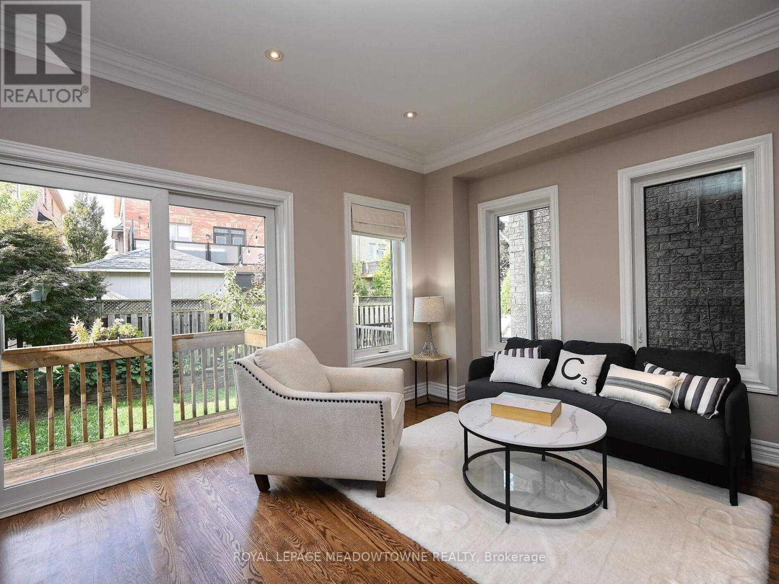 2378 Wasaga Drive, Oakville, Ontario  L6H 0B7 - Photo 19 - W12497386