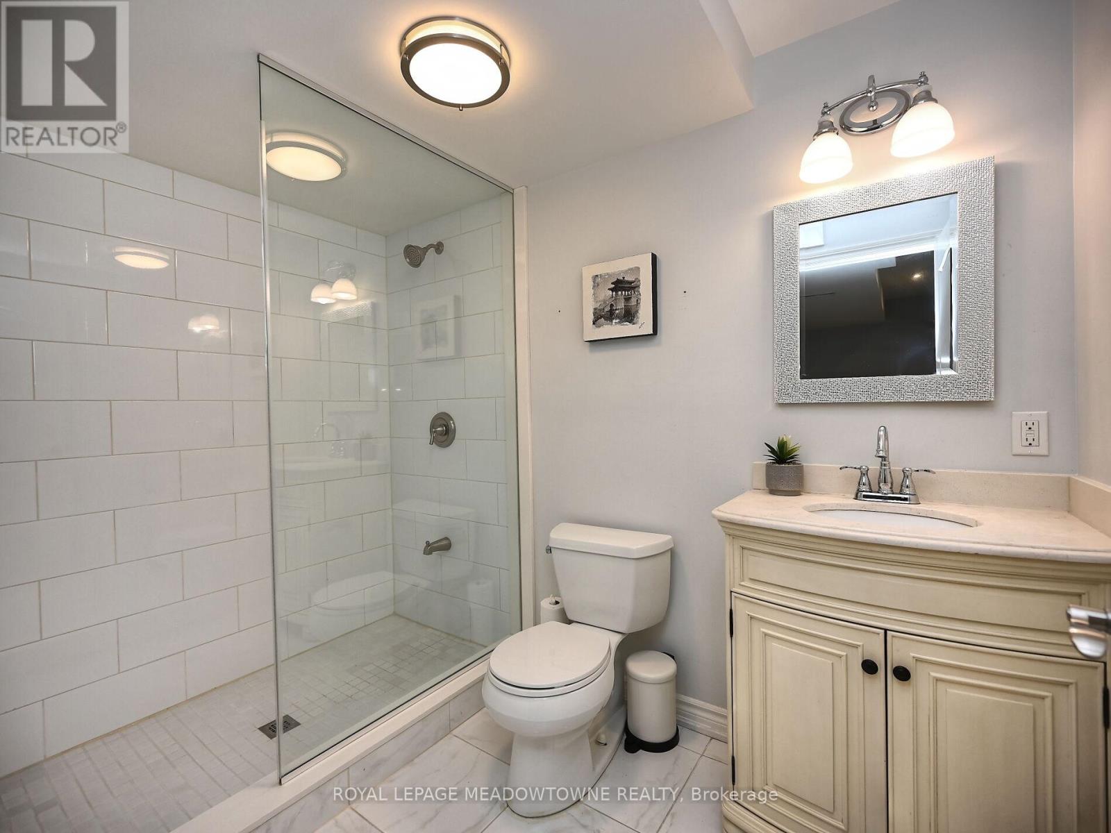 2378 Wasaga Drive, Oakville, Ontario  L6H 0B7 - Photo 45 - W12497386