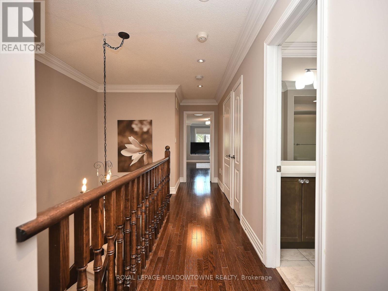 2378 Wasaga Drive, Oakville, Ontario  L6H 0B7 - Photo 27 - W12497386