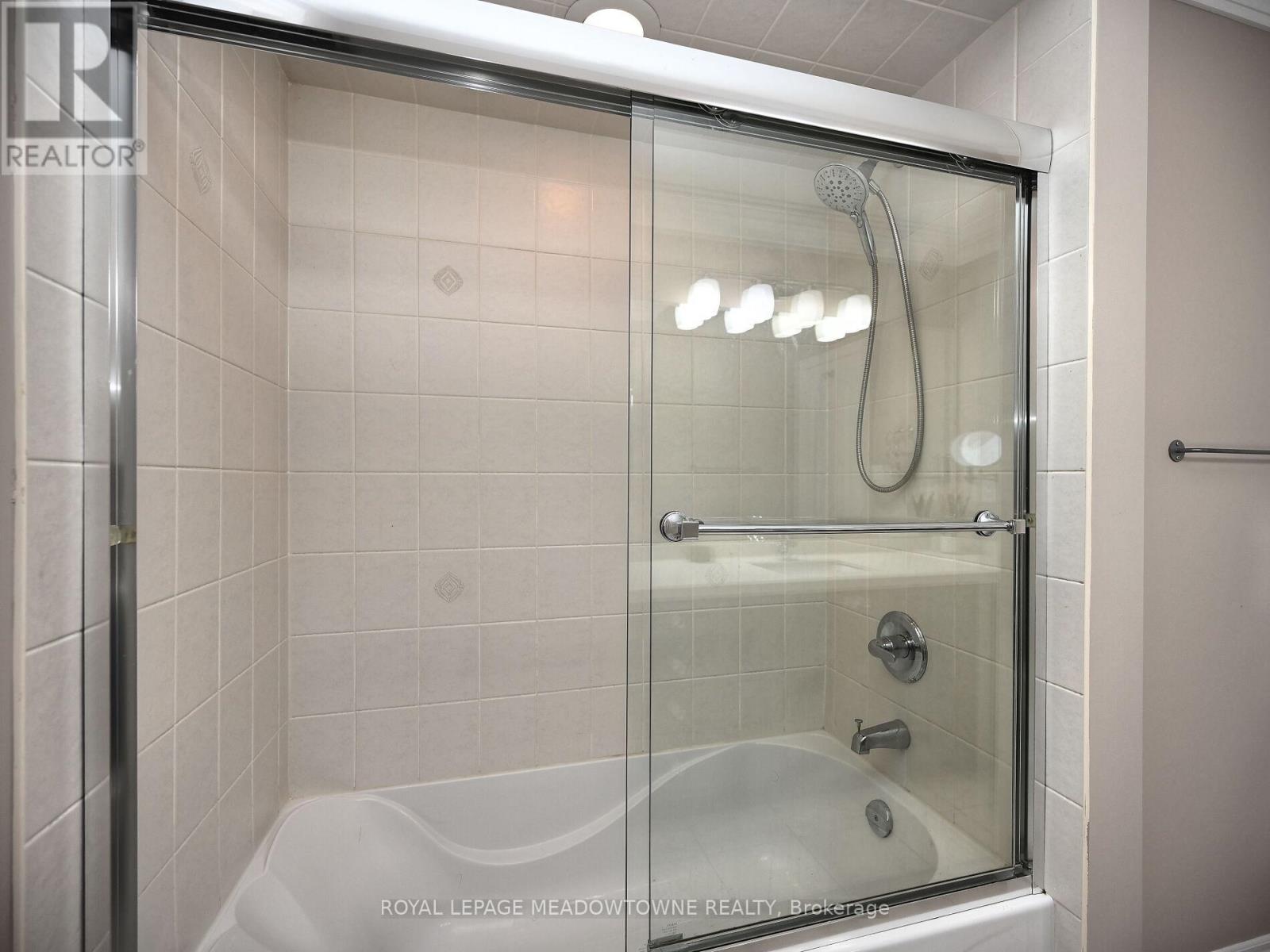 2378 Wasaga Drive, Oakville, Ontario  L6H 0B7 - Photo 39 - W12497386