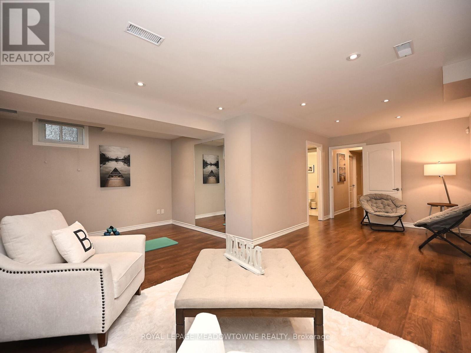 2378 Wasaga Drive, Oakville, Ontario  L6H 0B7 - Photo 42 - W12497386