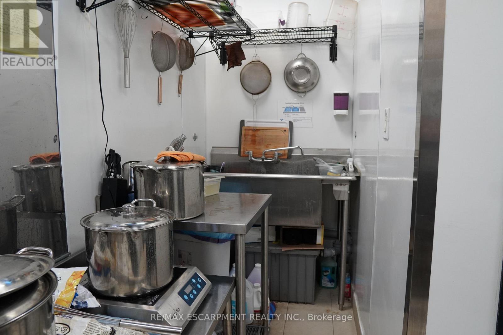 94 Bridgeport Road, Waterloo, Ontario  N2J 2J9 - Photo 12 - X12499844