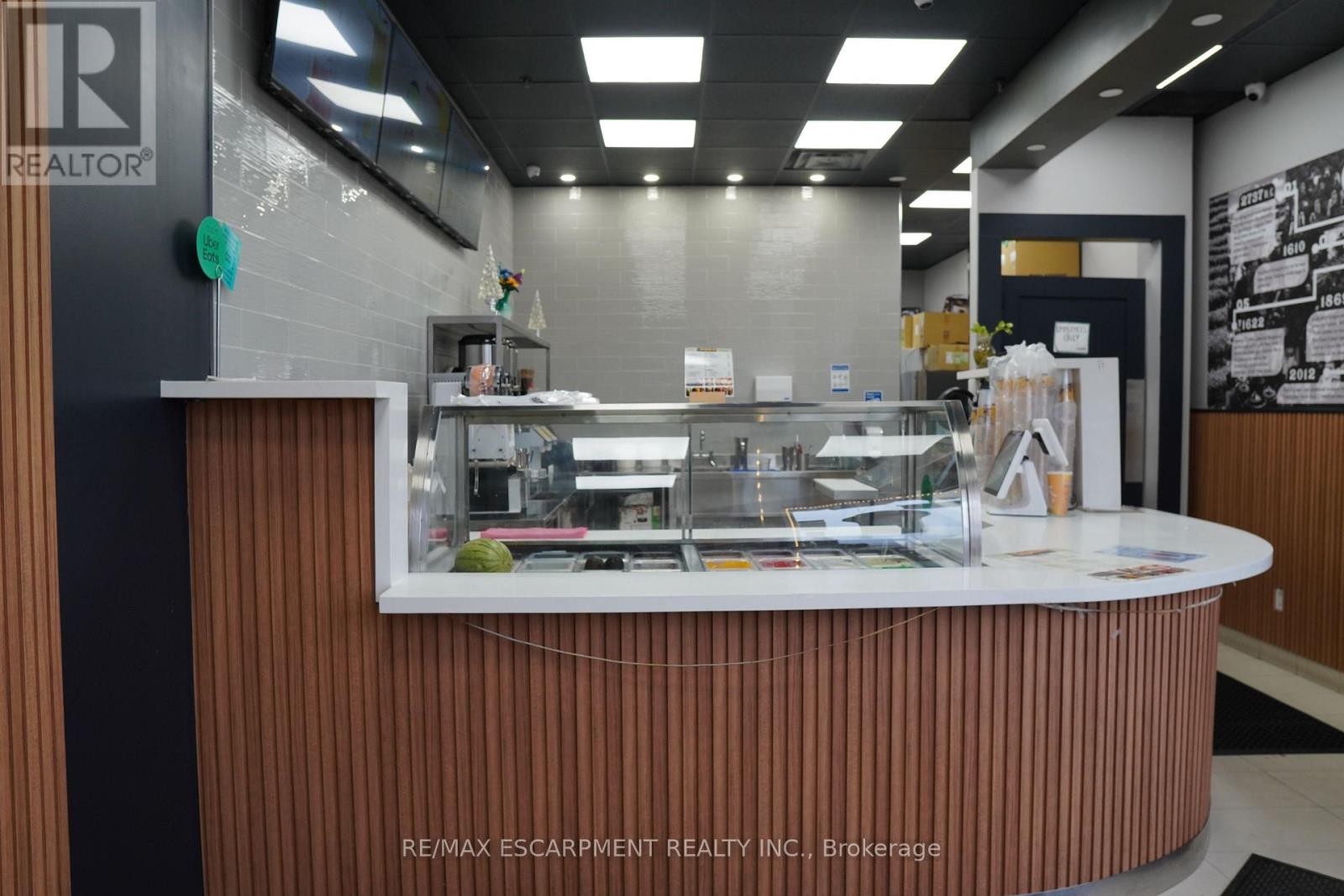 94 Bridgeport Road, Waterloo, Ontario  N2J 2J9 - Photo 4 - X12499844