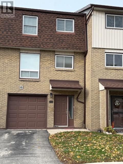 68 - 1115 Paramount Drive, Hamilton, Ontario  L8J 1P6 - Photo 5 - X12499848